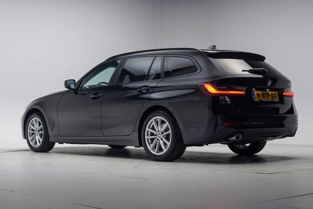 BMW 3 Serie Touring 318d Business [ Navi Trekhaak Carplay /, Auto's, 4 cilinders, 150 pk, Zwart, Origineel Nederlands
