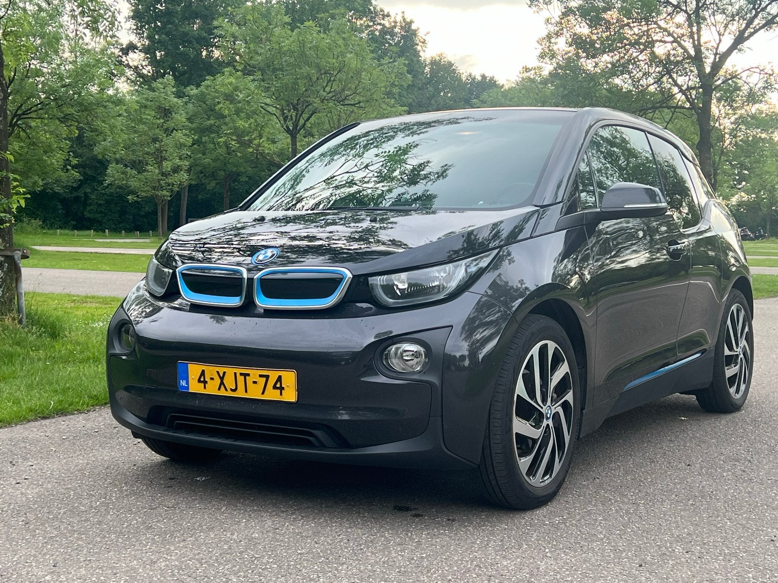 BMW i3 FEV 2014 Zwart Grijs, Auto's, BMW, Automaat, Achterwielaandrijving, 4 stoelen, Origineel Nederlands