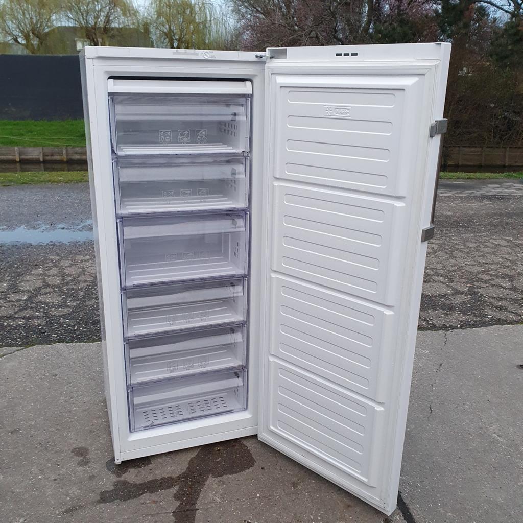 Grote Beko vrielskast vriezer diepvries diepvrieskast, Vrieskast, Minder dan 60 cm, Zo goed als nieuw, Energieklasse A of zuiniger