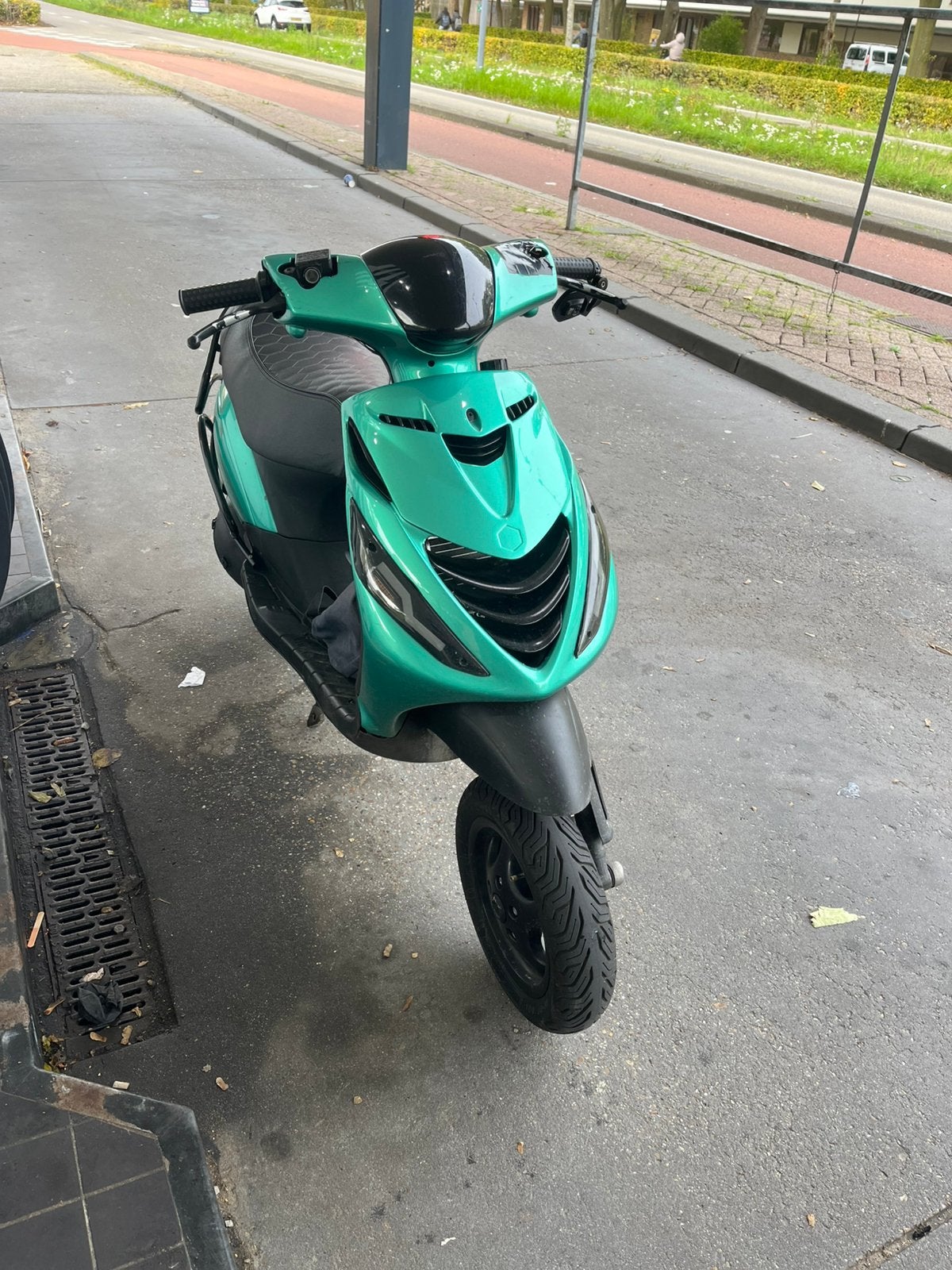Originele Zip 70cc h2o 2t sp | 9000 km stand ( ook teruil), Fietsen en Brommers, Ophalen of Verzenden, Zo goed als nieuw, Tweetakt