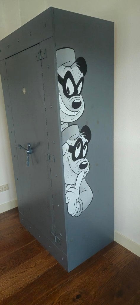 Kast kinderkamer Donald Duck / Zware Jongens Kluis, Ophalen, 50 tot 70 cm, 105 cm of meer, Zo goed als nieuw