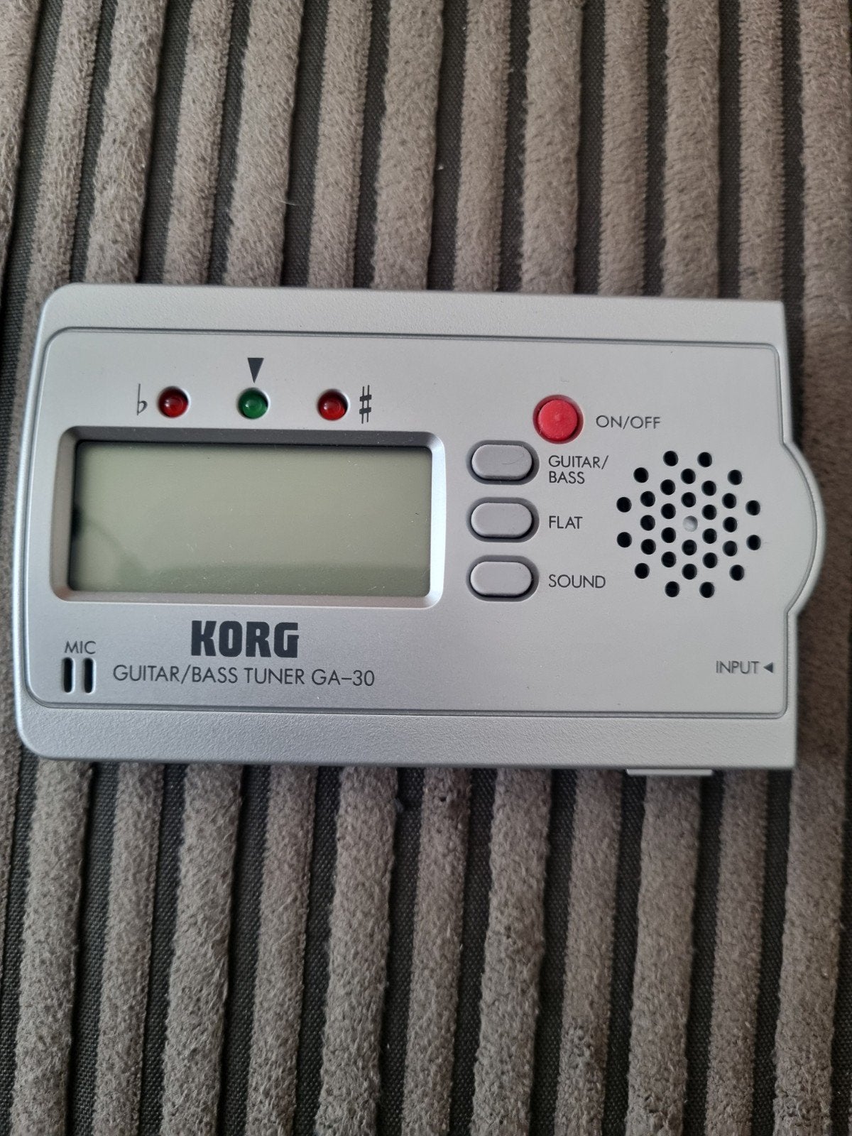 Korg GA-30 Gitaar/Bas Tuner met doos, Muziek en Instrumenten, Instrumenten | Toebehoren, Ophalen of Verzenden