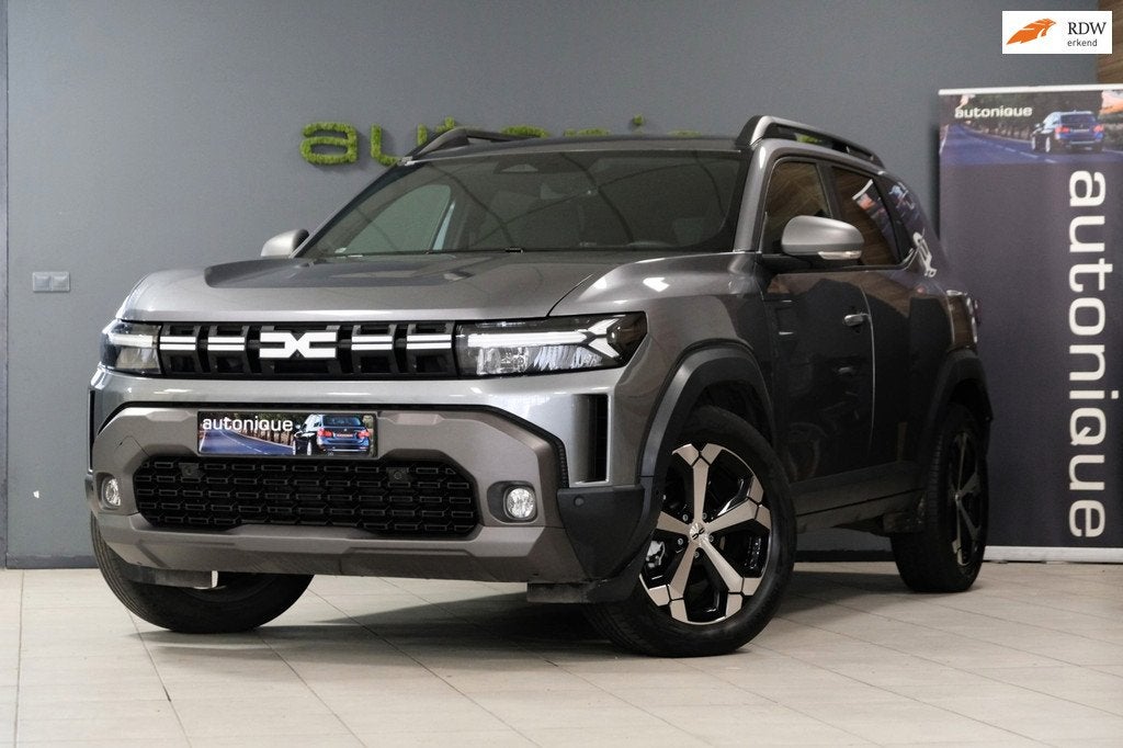 Dacia Duster 1.6 Hybrid 140 Journey *28dkm* Stoel+Stuurwielv, Stof, Gebruikt, Zwart, 4 cilinders