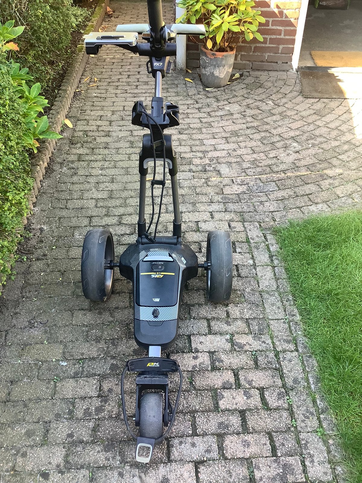 Powakaddy FX7 electrisch 36 holes, Sport en Fitness, Ophalen, Zo goed als nieuw, Golfkar