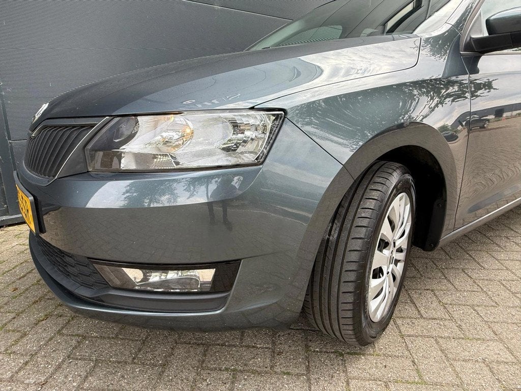 Skoda Rapid Spaceback 1.0 TSI Greentech Clever/Airco/carplay, Auto's, Gebruikt, Euro 6, 95 pk, 49 €/maand