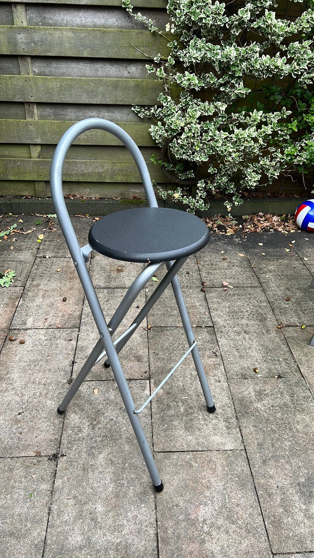 Laatste kans! Opklapbare hoge kruk/ barkruk, 1 kruk, Ophalen, 60 tot 90 cm
