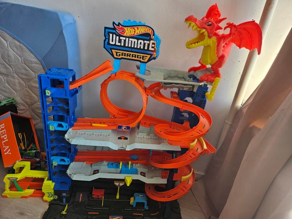 Hot Wheels Ultimate Garage met draak, Ophalen, Gebruikt