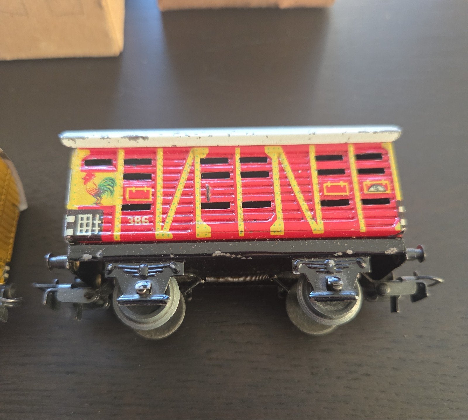 Märklin Bananenwagen H0 382 en kippenwagon H0 386, Wisselstroom, Gebruikt, Wagon, Ophalen of Verzenden