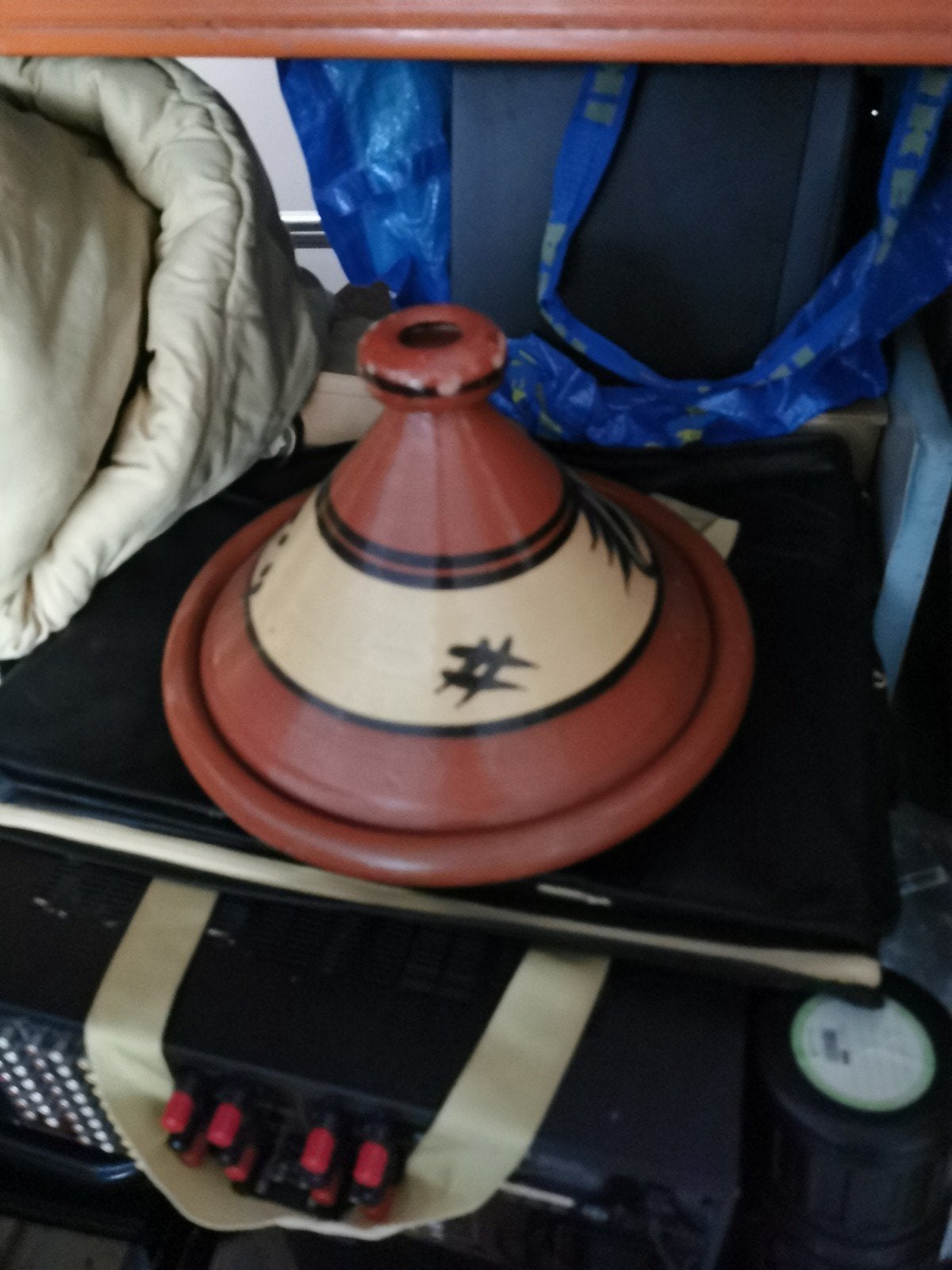 Mooie handgemaakte tajine, Huis en Inrichting, Met deksel, Tajine, Ophalen of Verzenden, Zo goed als nieuw