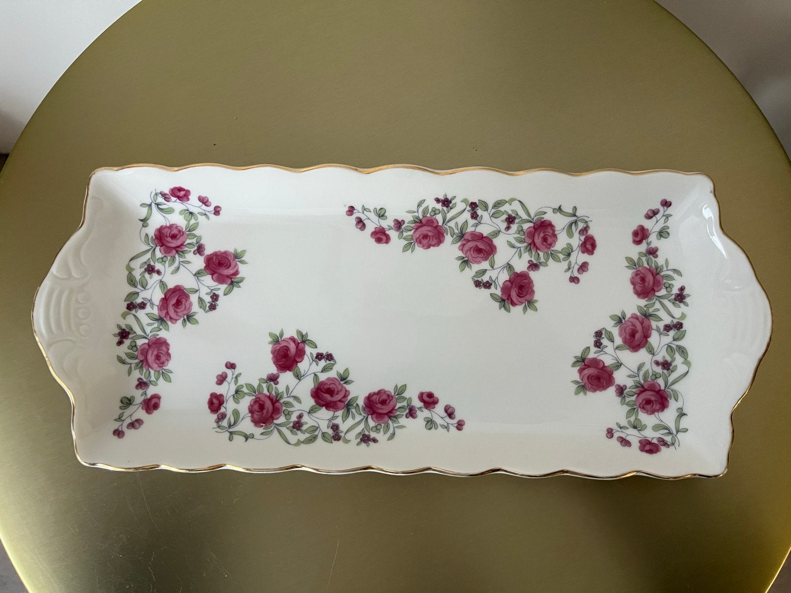 Mooie cakeschaal met roze rode rozen, Royal Albert-stijl, Ophalen of Verzenden