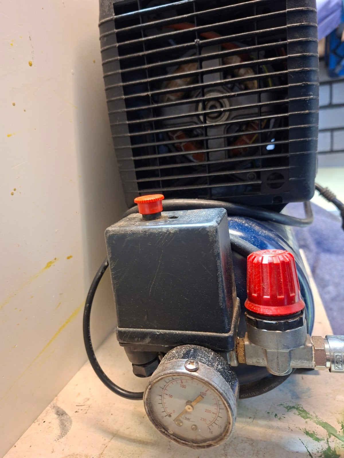Compressor Ferm, Ophalen, Minder dan 60 cm, Radiator, 30 tot 80 cm