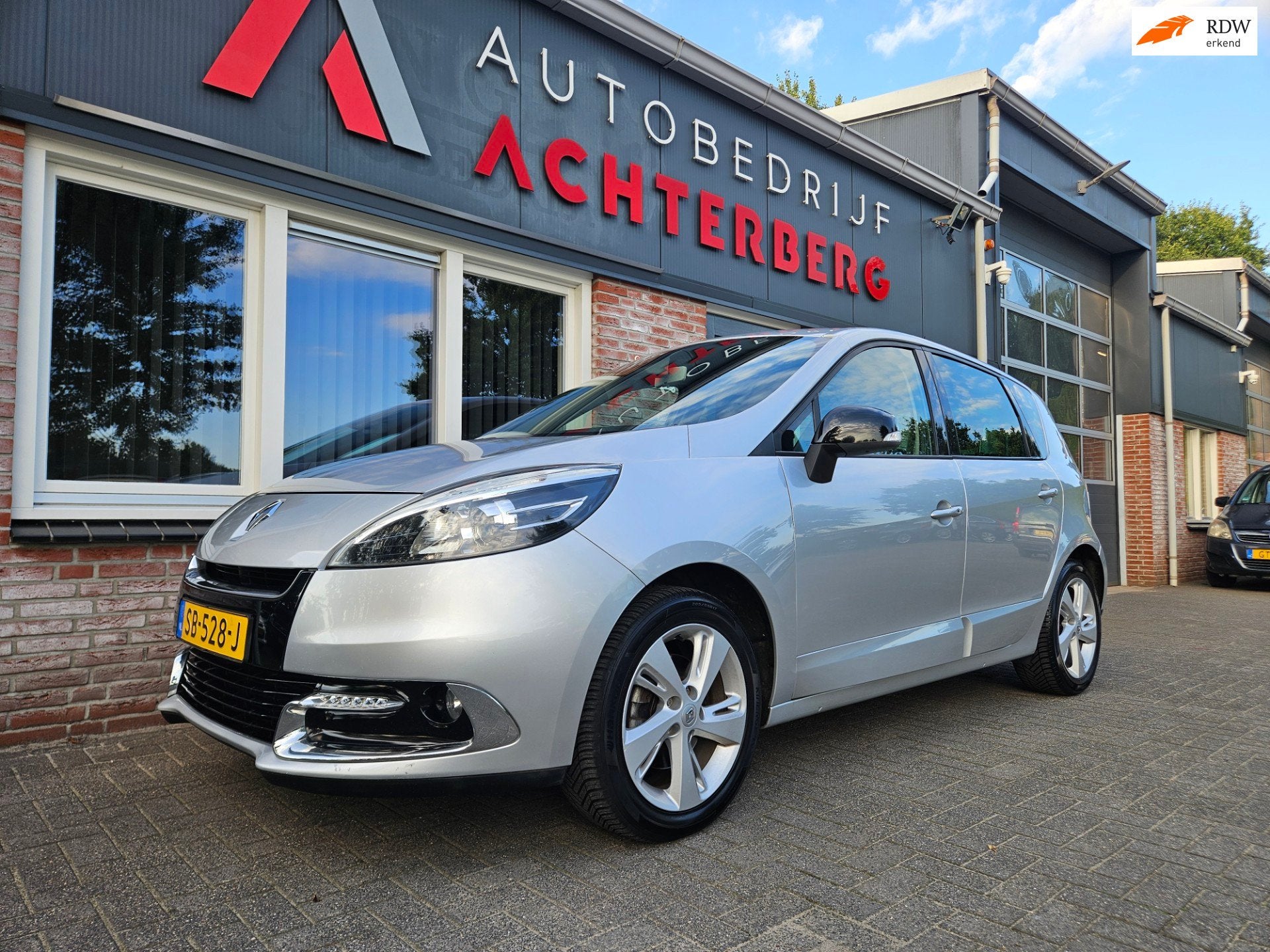 Renault Scénic 1.2 TCe Bose Trekhaak! Airco/Clima! Cruise C, Auto's, Voorwielaandrijving, Euro 5, Gebruikt, 1295 kg
