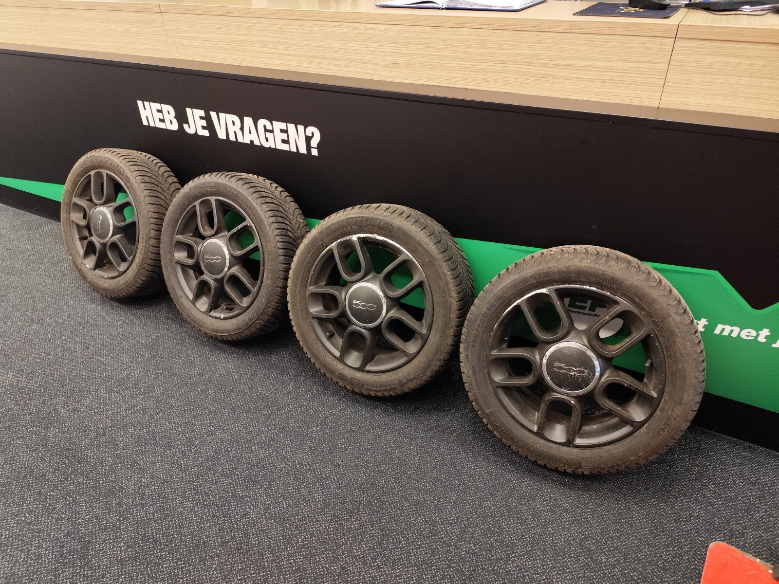 Fiat 500 velgen met Michelin Alpine winterbanden 185/55 R15, Ophalen, Gebruikt, 15 inch, Banden en Velgen