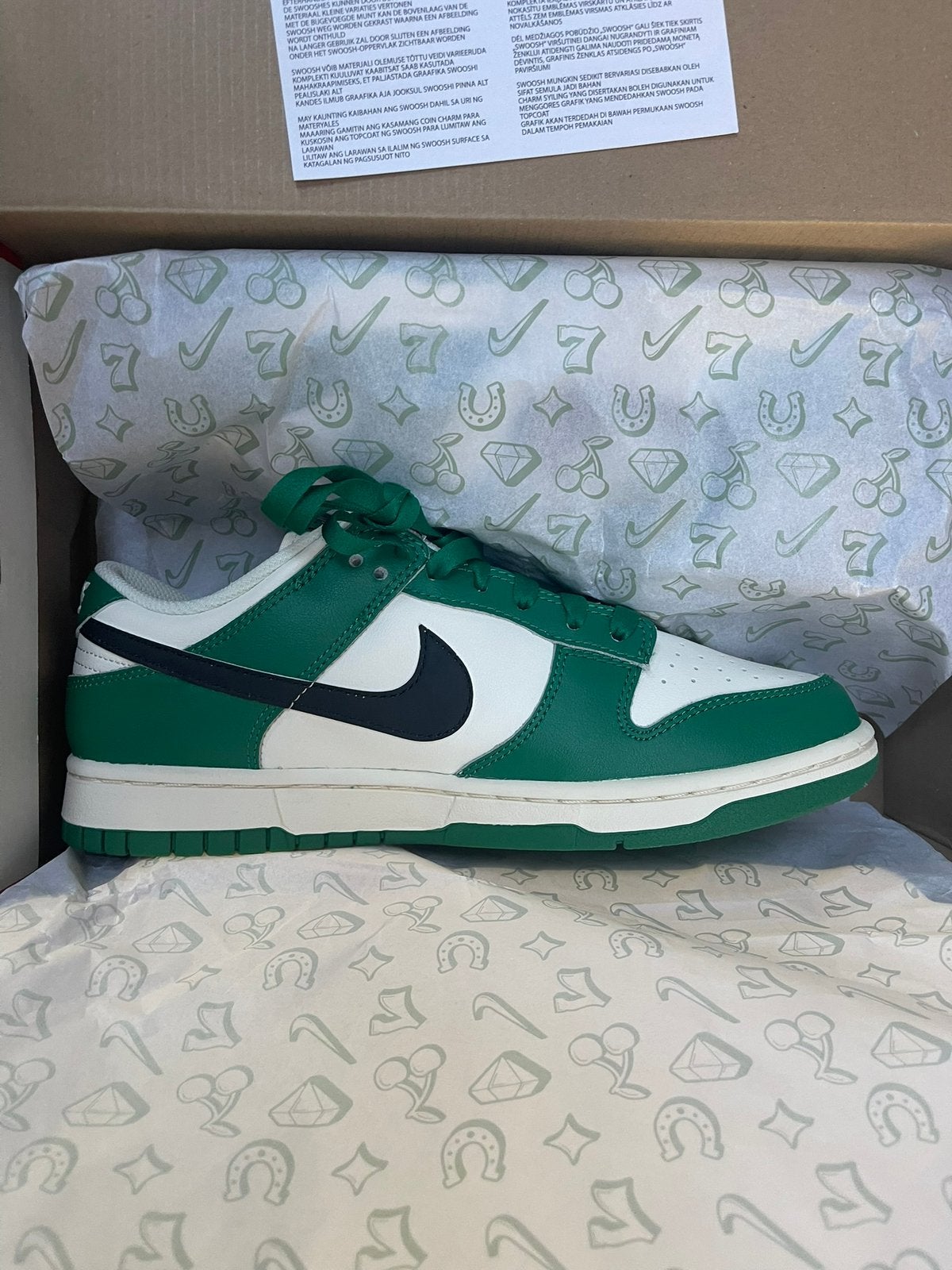 Nike Dunk Low SE Lottery Pack Malachite Green maat 41, Ophalen, Overige kleuren, Nieuw, Sneakers of Gympen