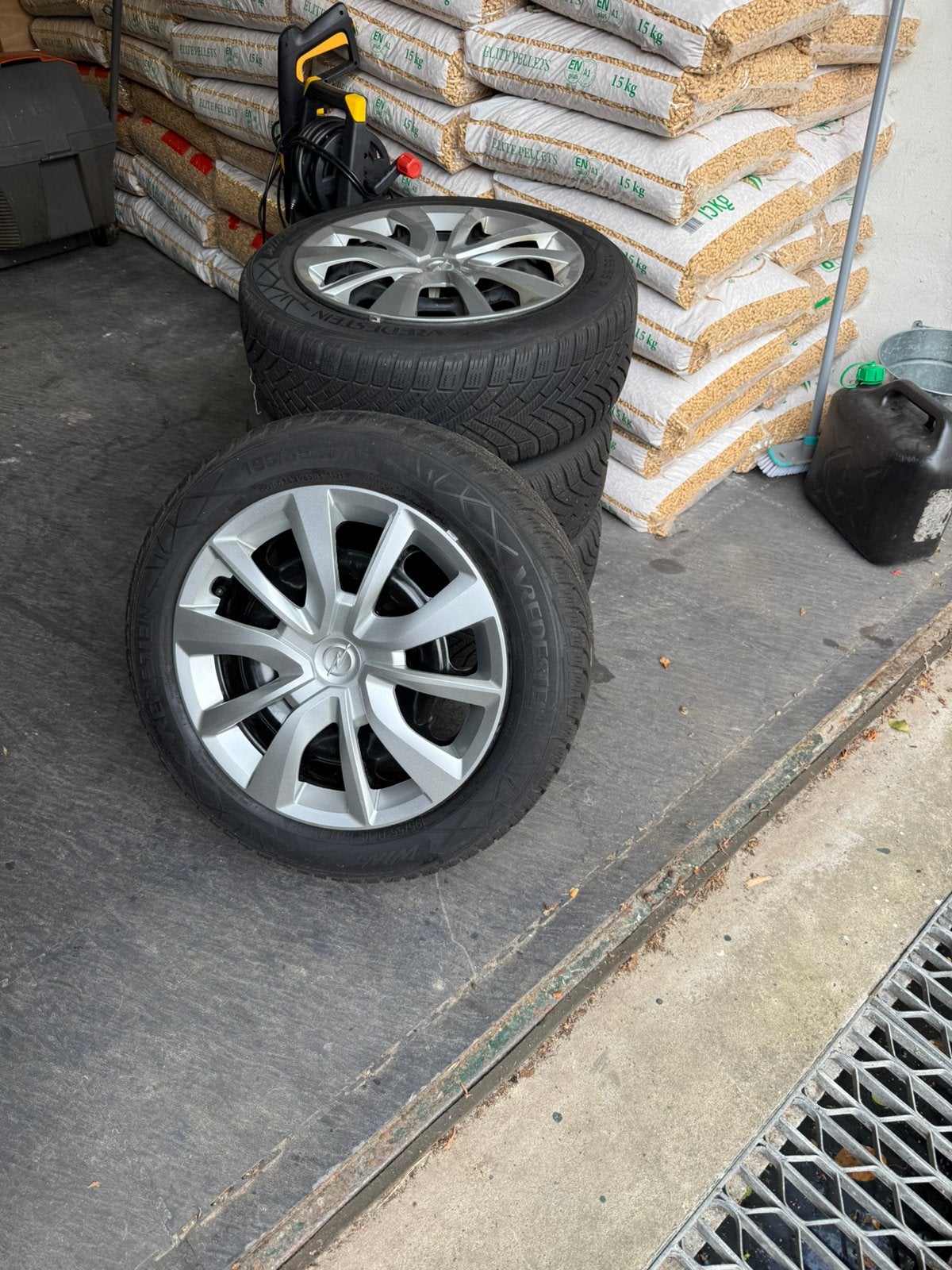 Winterbanden opel corsa f, peugeot 208, Ophalen, Gebruikt, 16 inch, Banden en Velgen