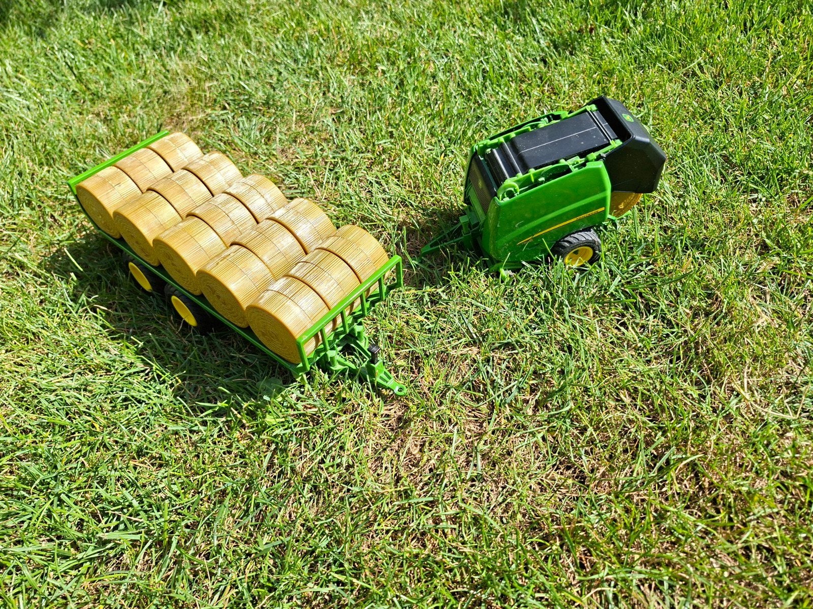 Siku John Deere Balenpers en Balenkar met Ronde Balen 1:32, Ophalen of Verzenden, Zo goed als nieuw, Tractor of Landbouw, SIKU