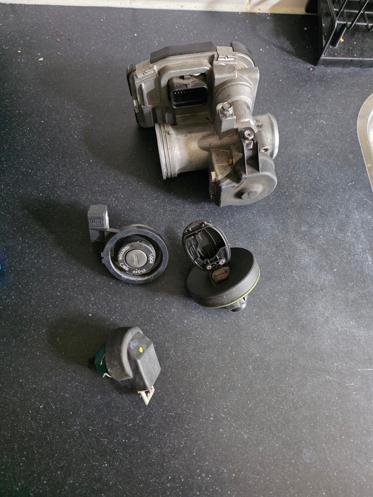 Gasklephuis met contact en tankdop voor Beverly 350cc, Ophalen of Verzenden, Gebruikt