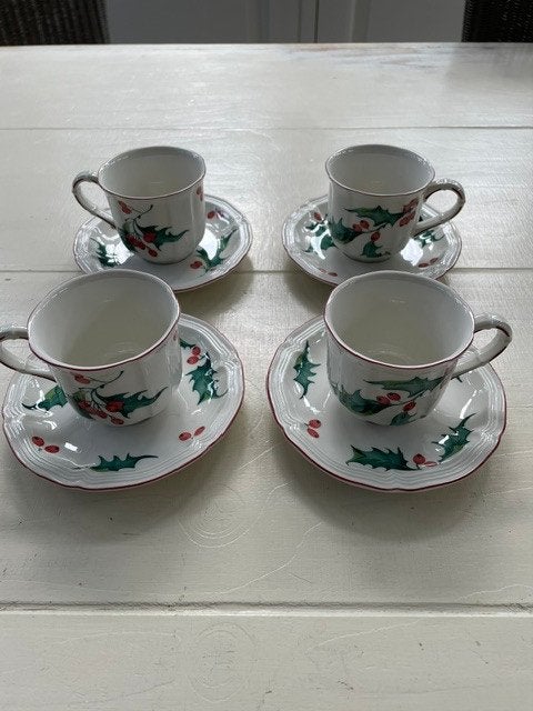 Villeroy Boch kerstservies Holly 4 espressokop/schotel, Huis en Inrichting, Villeroy & Boch, Nieuw, Ophalen of Verzenden, Overige stijlen