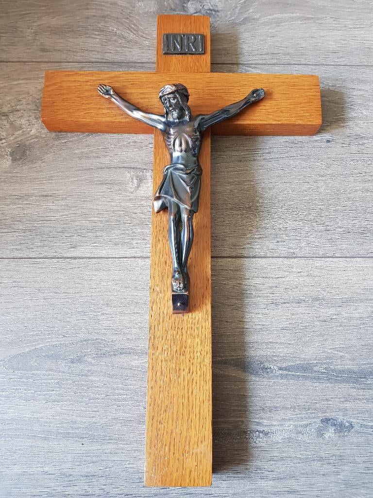 Eiken kruis met Jezus - figuur -- tekst : INRI, Ophalen of Verzenden, Zo goed als nieuw, Beeld(je), Christendom | Katholiek