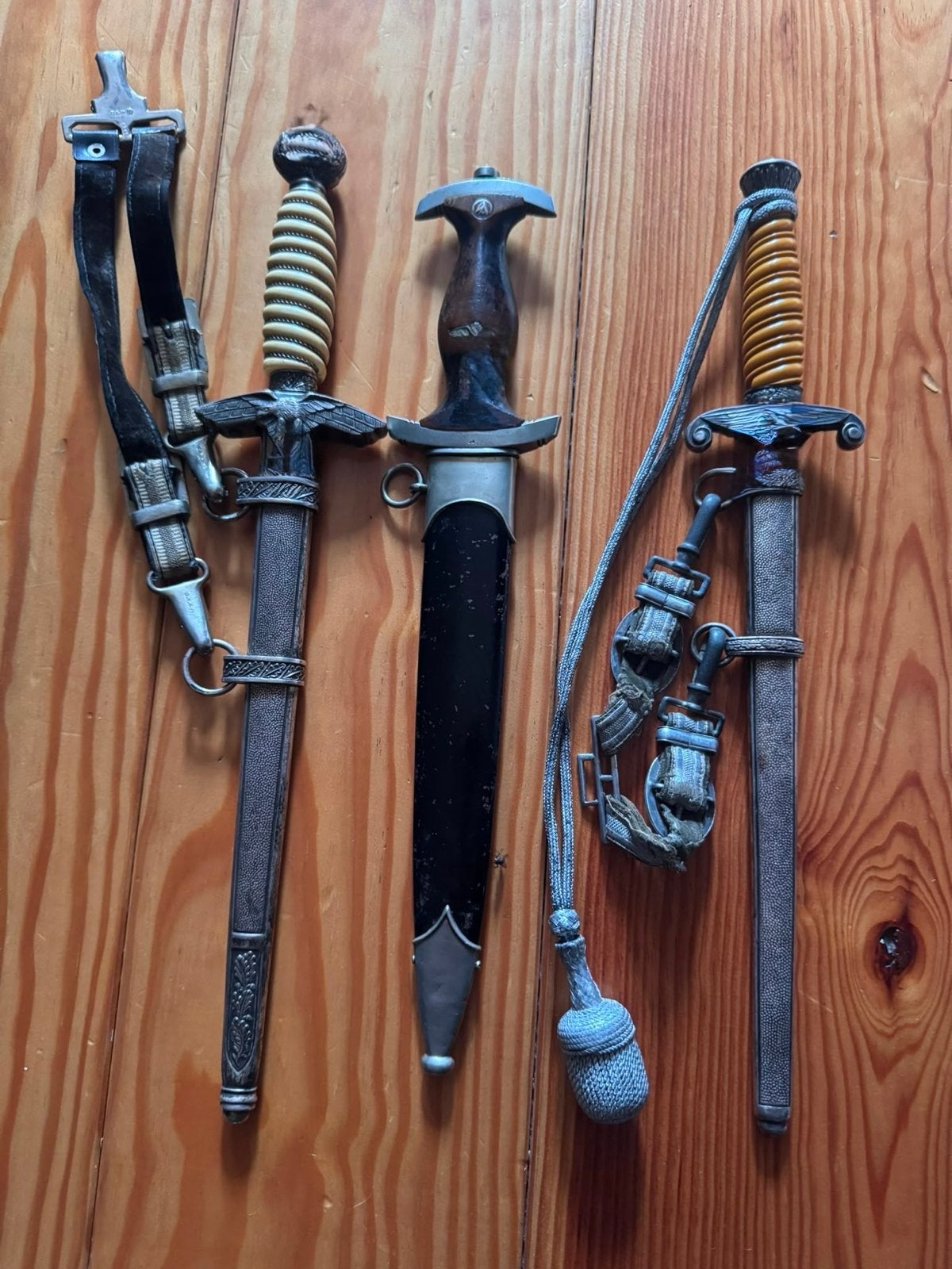 3 unieke historische dolken - Duitse militaire collectie, Verzamelen, Ophalen, Overige soorten, Duitsland, Mes of Dolk