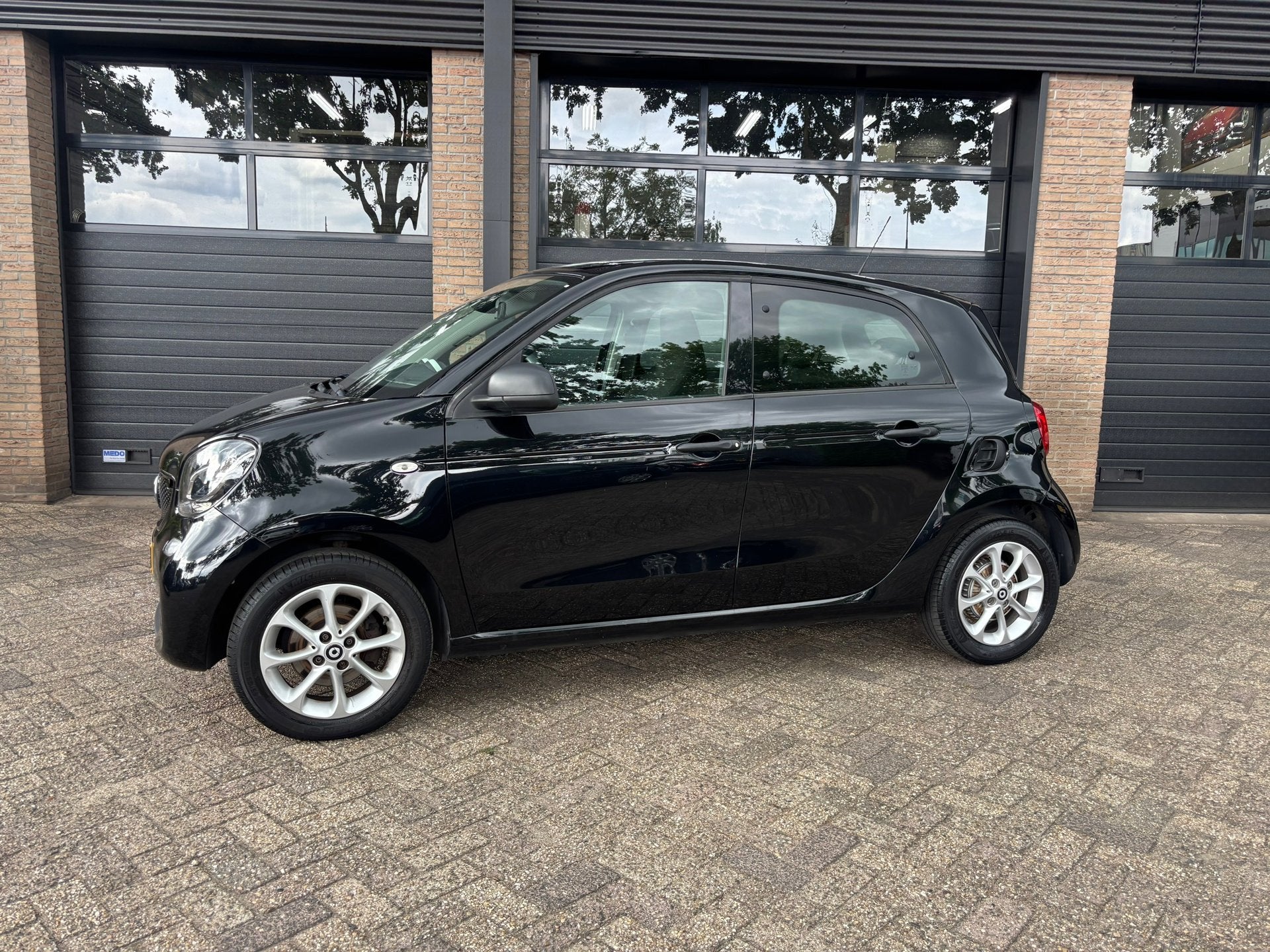 Smart Forfour 1.0 Business Solution, Auto's, Gebruikt, 4 stoelen, Zwart, Origineel Nederlands