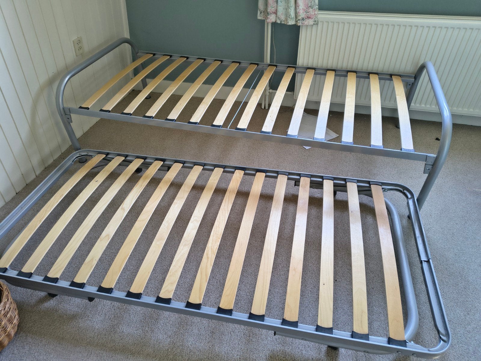 Dubbel Divan Bed met Onderschuifbed - Ongebruikt, Ophalen, Modern en functioneel, Tweepersoons, Zo goed als nieuw