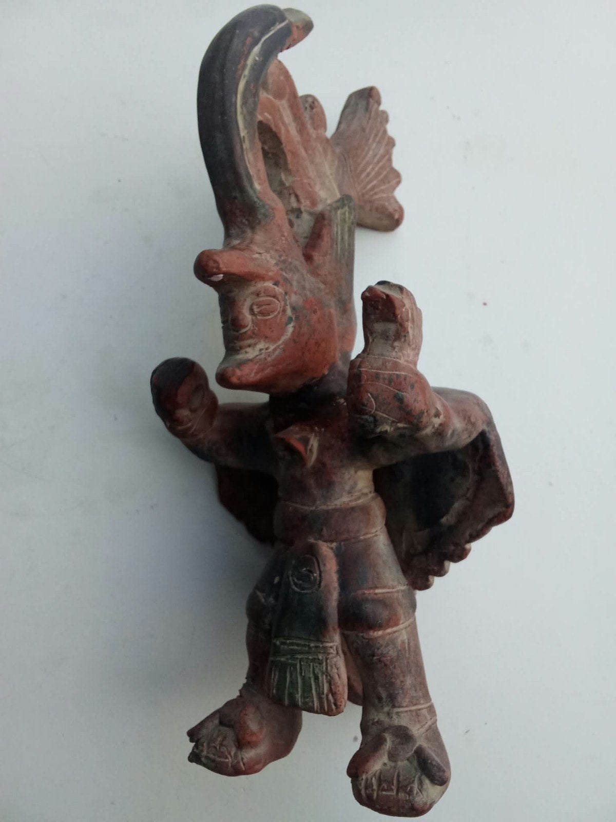 Uniek Terracotta Beeld - Gevleugelde Figuur met Hoofdtooi, Antiek en Kunst, Steen/keramiek, Mexico, Handgemaakt, Ophalen of Verzenden