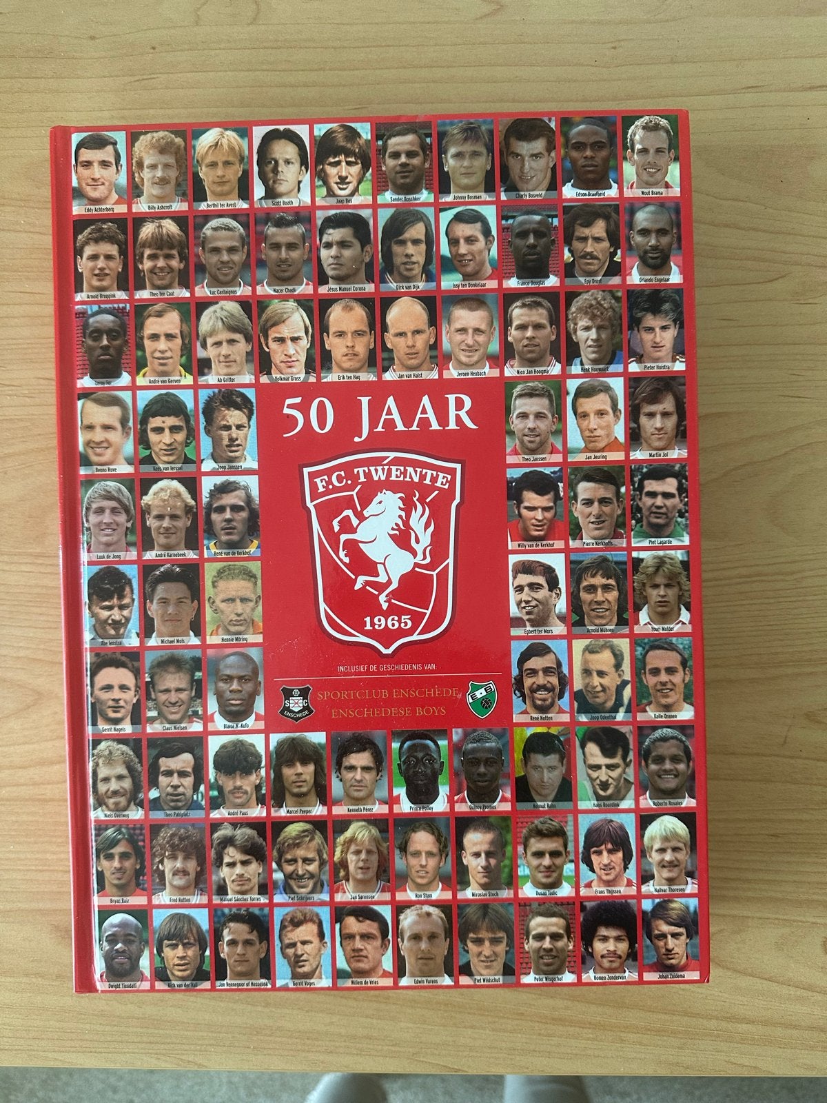 50 Jaar FC Twente - Officieel Jubileumboek, Ophalen of Verzenden, Zo goed als nieuw, Overige sporten