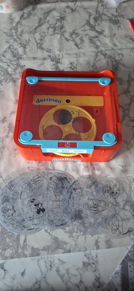 Dessineo Disney Tekenprojector met Licht en Schijven, Ophalen of Verzenden, Zo goed als nieuw, Knutselen, Met licht