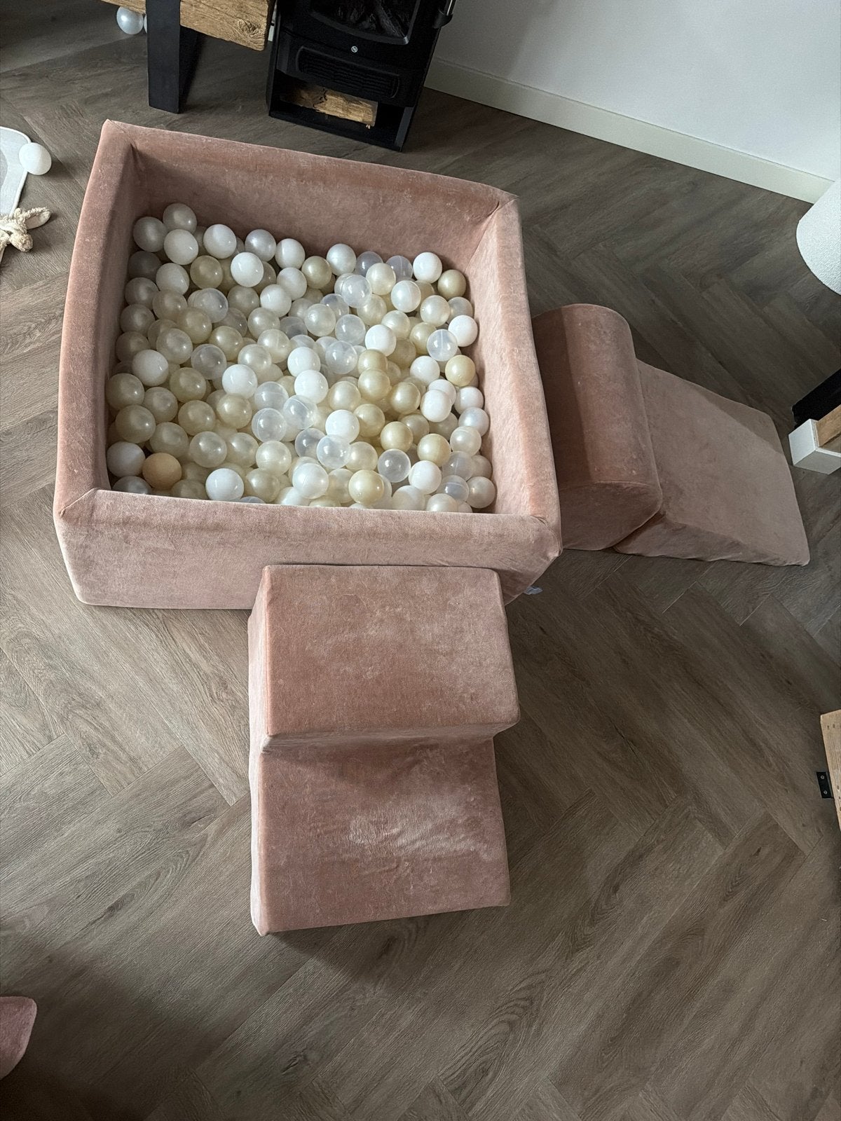 Roze/taupe ballenbak met trap en glijbaan, Ophalen, Zo goed als nieuw, Jongen of Meisje
