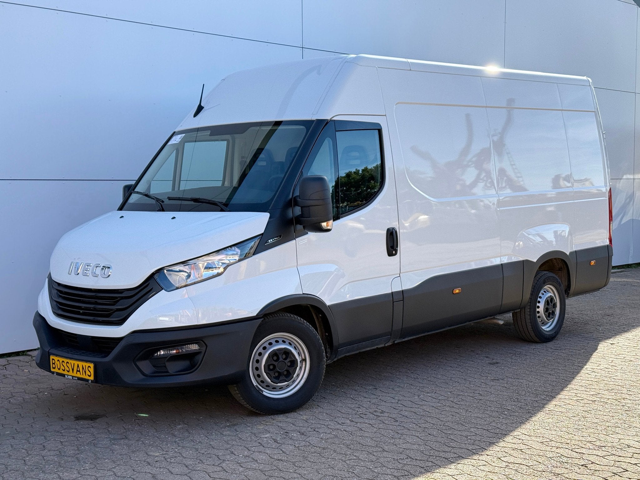 Iveco Daily 35S14 2.3 140PK L2H2 Cruise Control 3.5t Trekgew, Gebruikt, Iveco, Wit, Bedrijf