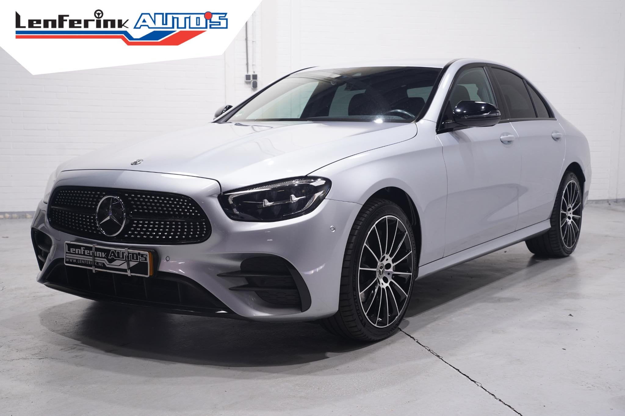 Mercedes-Benz E-klasse 300 de 4MATIC AMG Line SOH 94% Night, Auto's, Automaat, 14 kWh, Gebruikt, 4 cilinders