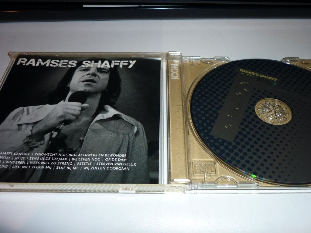 Ramses Shaffy - Icon CD (Pop, Nederlandstalig), Inclusief boekje, Ophalen of Verzenden, Zo goed als nieuw, Pop