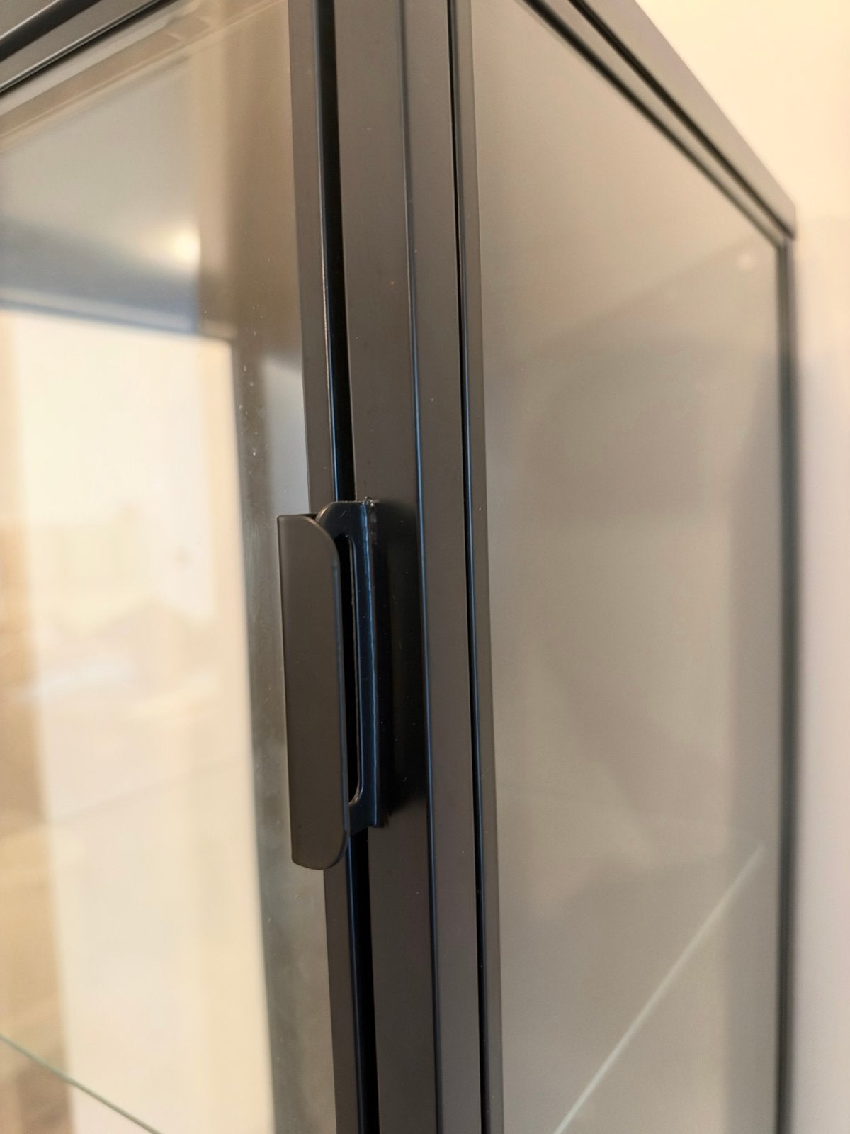 Foto 4 van Ikea RUDSTA Vitrinekast - Zo goed als nieuw