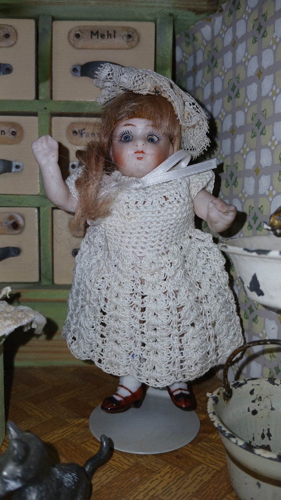 Anntiek poppenhuis Mignonette popje, Antiek en Kunst, Antiek | Speelgoed, Ophalen of Verzenden