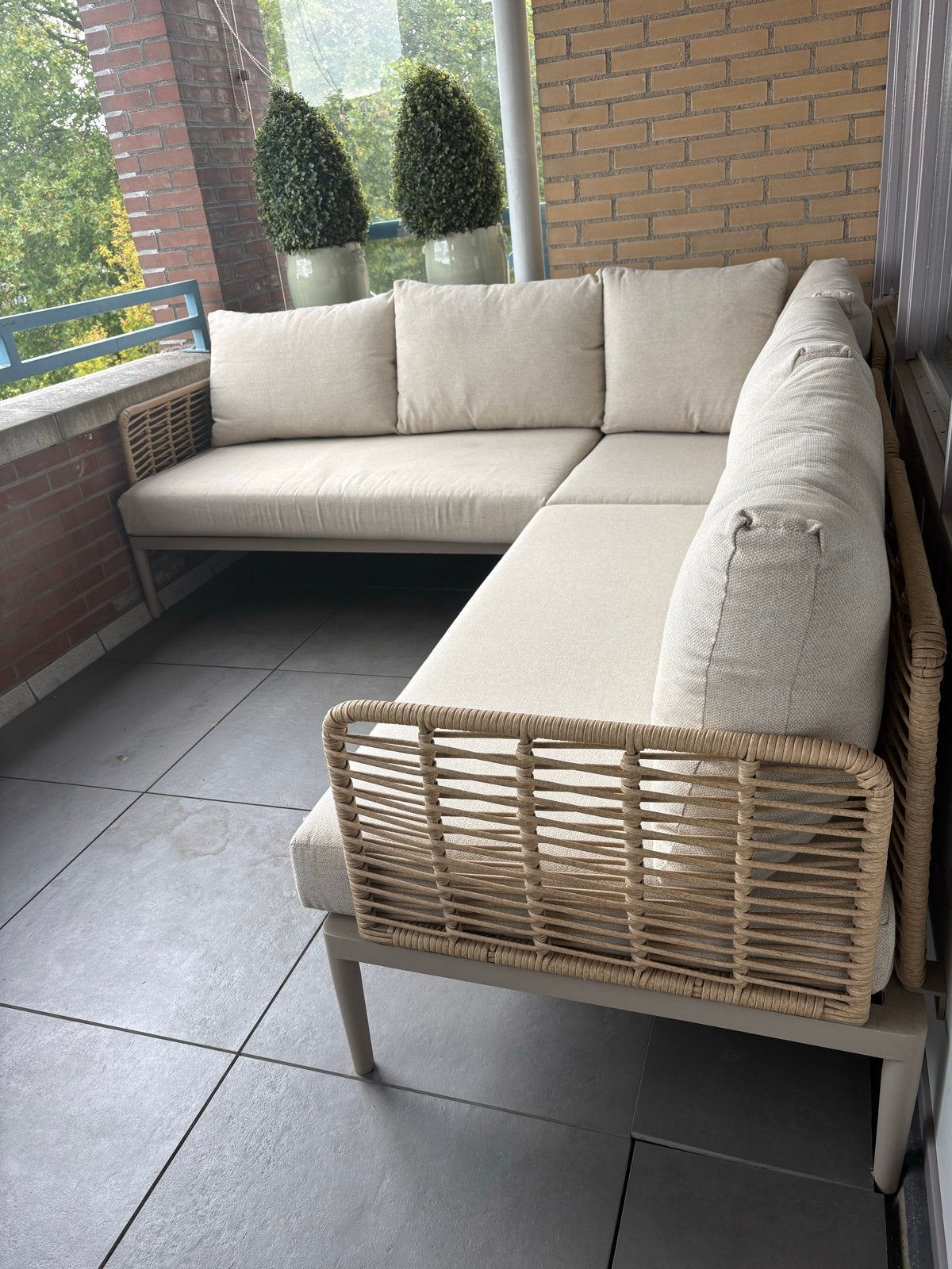Foto 3 van Luxe loungeset met wicker details - Zo goed als nieuw