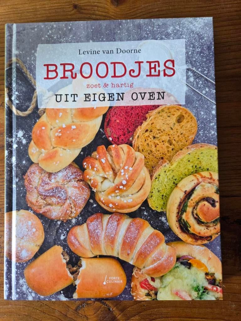 Broodjes uit eigen oven - Levine van Doorne (Zoet & Hartig), Boeken, Ophalen of Verzenden, Zo goed als nieuw, Italië