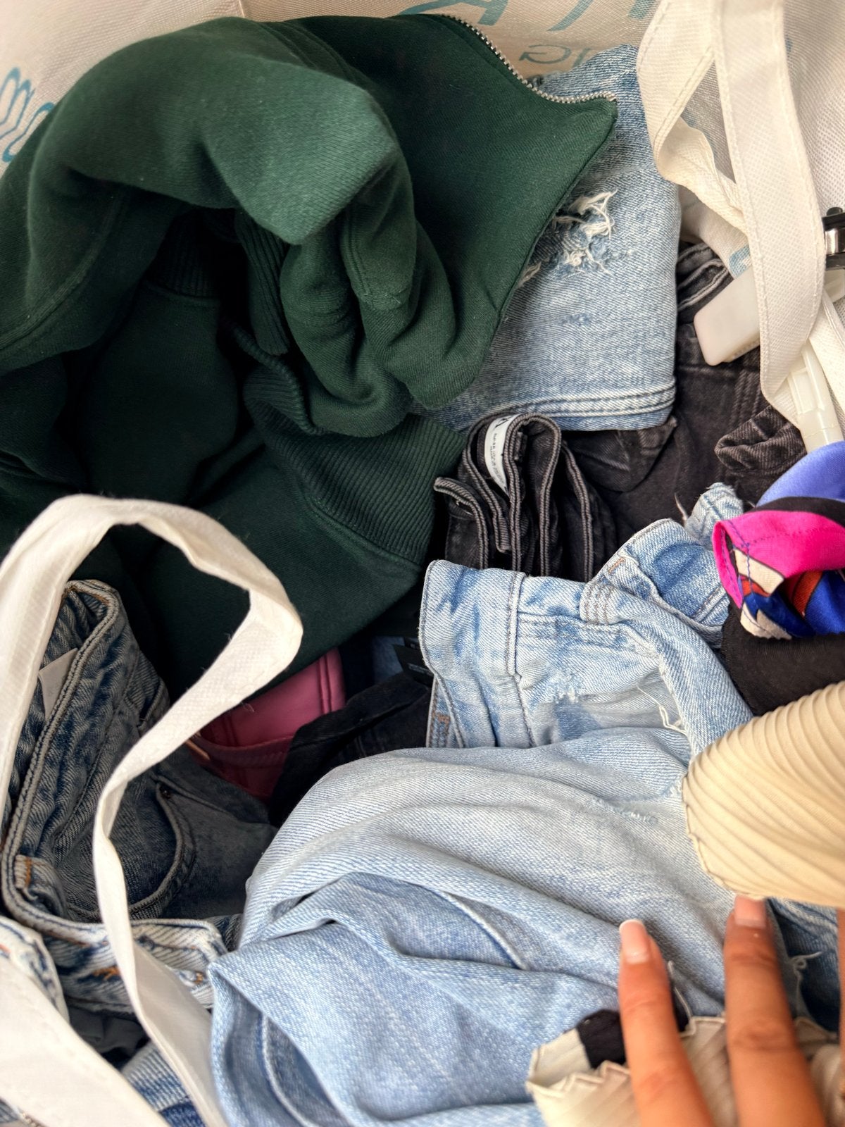 Grote tas vol meidenkleding: broeken, leggings, zomerkleding, Kleding | Dames, Ophalen of Verzenden, Nieuw, Maat 34 (XS) of kleiner