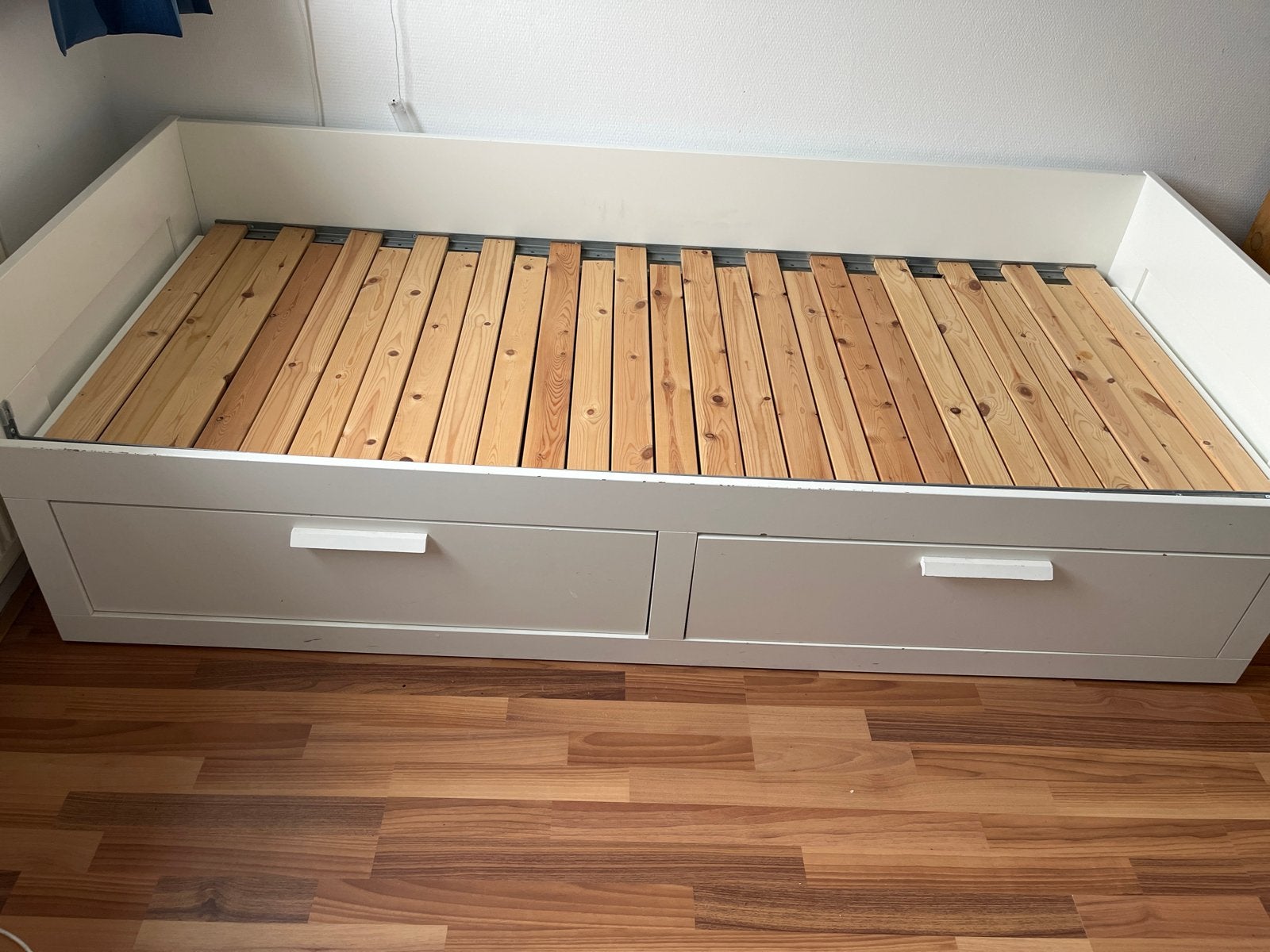 Gratis op te halen IKEA Hemnes bedbank, Kinderen en Baby's, Ophalen, 85 tot 100 cm, Gebruikt, Lattenbodem