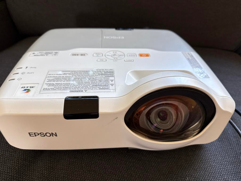 Epson EB-430 Projector - Nieuwe lamp, korte afstand, groot b, Ophalen of Verzenden, Zo goed als nieuw, LCD, Overige resoluties
