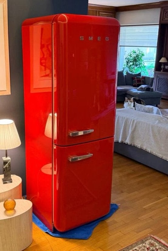 Smeg Koelkast Rood - Zo goed als nieuw, Witgoed en Apparatuur, 200 liter of meer, 60 cm of meer, Met aparte vriezer, Zo goed als nieuw