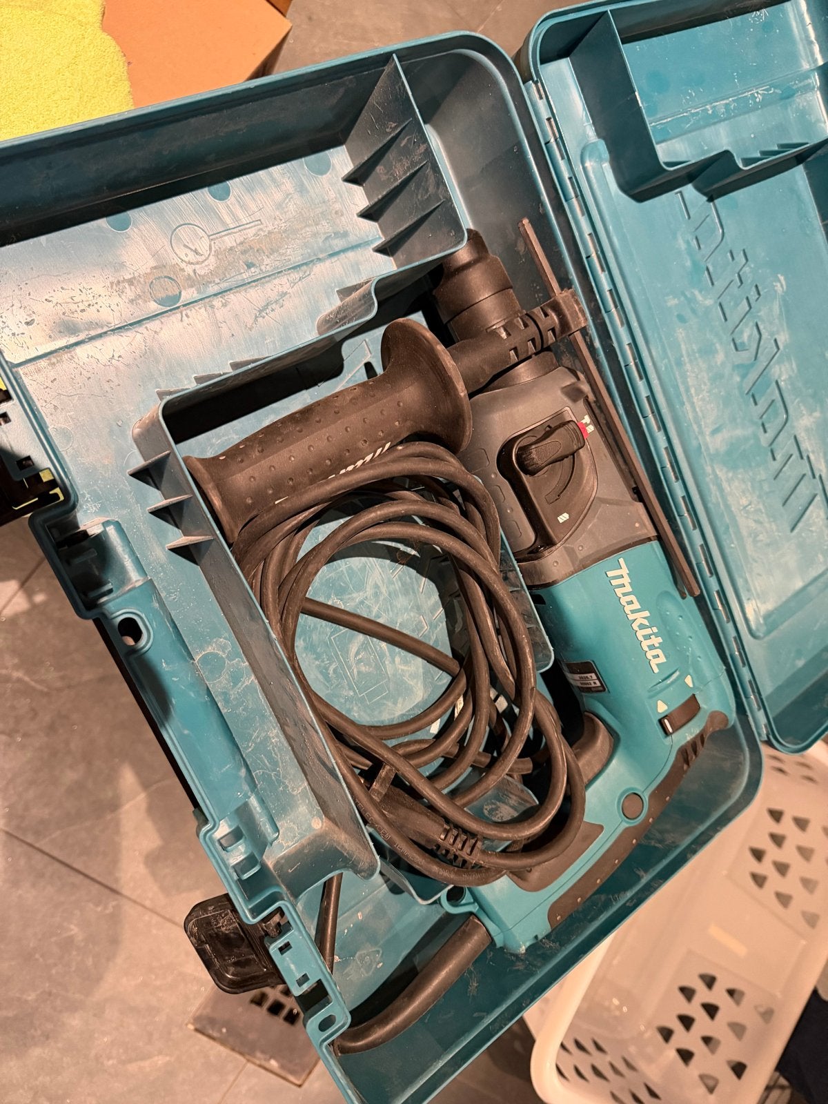 Makita HR2230 Boorhamer - Zo goed als nieuw, 600 watt of meer, Boor- en/of Breekhamer, Ophalen of Verzenden, Zo goed als nieuw