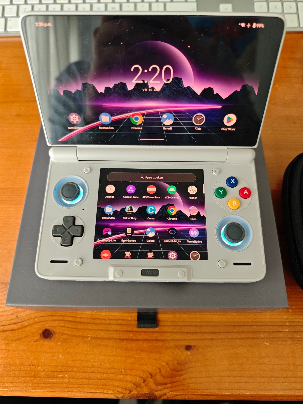 AYN Thor PRO Rainbow, Spelcomputers en Games, Spelcomputers | Overige, Ophalen, Zo goed als nieuw