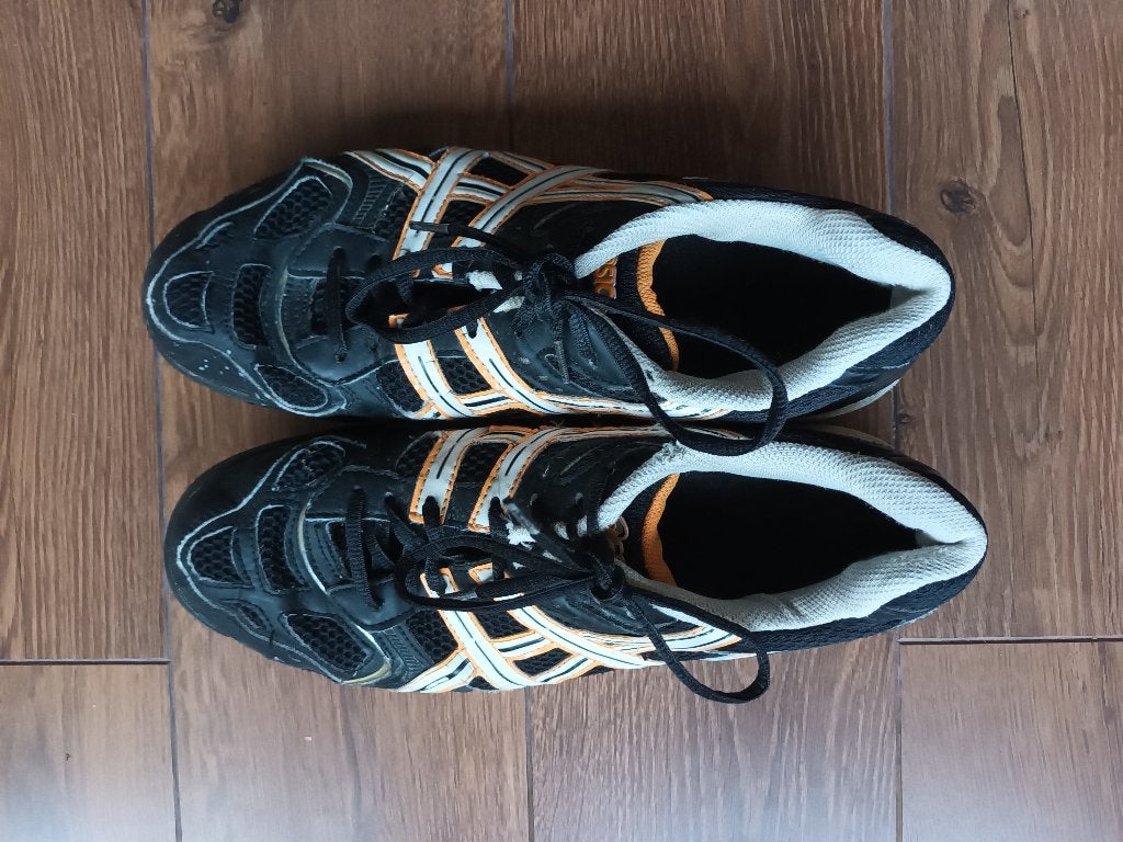 Asics volleybalschoenen sportschoenen gymschoenen maat 42.5, Sport en Fitness, Volleybal, Ophalen of Verzenden, Gebruikt, Schoenen
