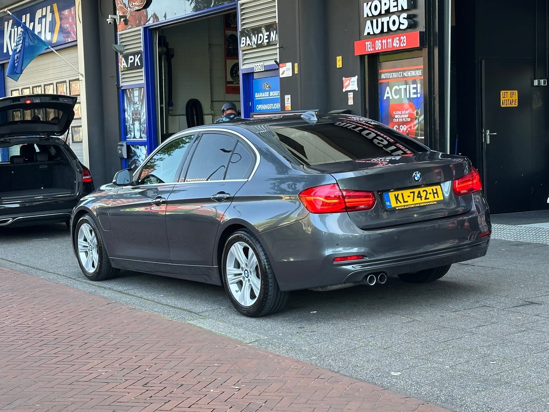 BMW 3-serie 330e Centennial High Executive Leer Navi Camera, Auto's, Automaat, 1998 cc, Achterwielaandrijving, Gebruikt