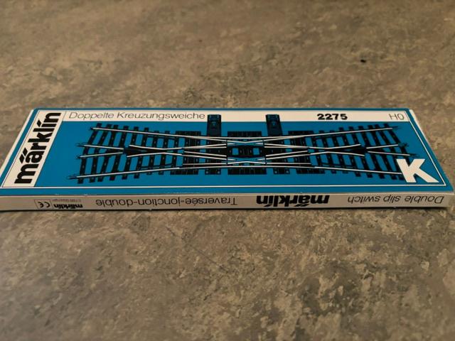 Märklin 2275, K-rails slanke kruiswissel, Hobby en Vrije tijd, Modeltreinen | H0, Ophalen, Wisselstroom, Rails, Zo goed als nieuw