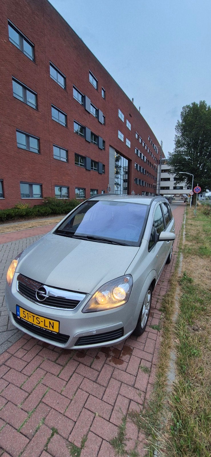 opel zafira, Voorwielaandrijving, Stof, 4 cilinders, Metallic lak