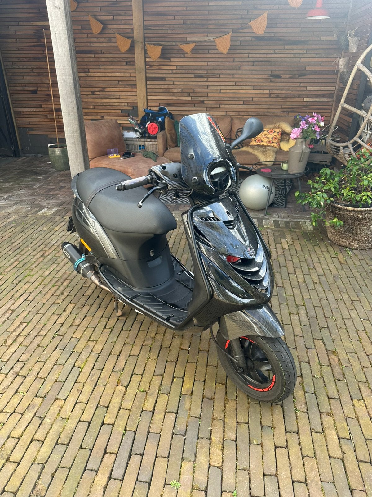PIAGIO ZIP 50cc 4t full carbon | ruilen!, Ophalen, Maximaal 45 km/u, Zip, Zo goed als nieuw