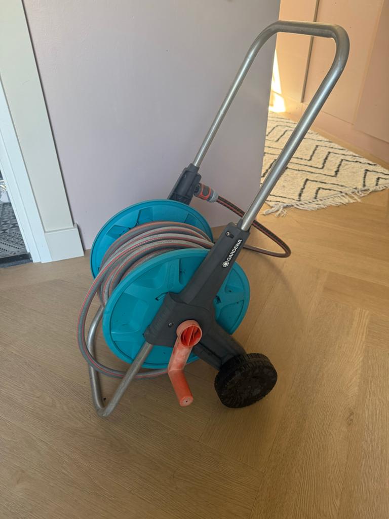 Gardena Tuinslanghaspel met slang en spuit - Gebruikt, Ophalen, Gebruikt, Tuinslanghaspel
