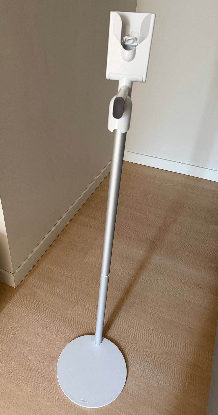 Floordok Multi Dyson Vloerstandaard - Zilver/Wit, Inclusief accessoires, Overige typen, Ophalen of Verzenden, Zo goed als nieuw